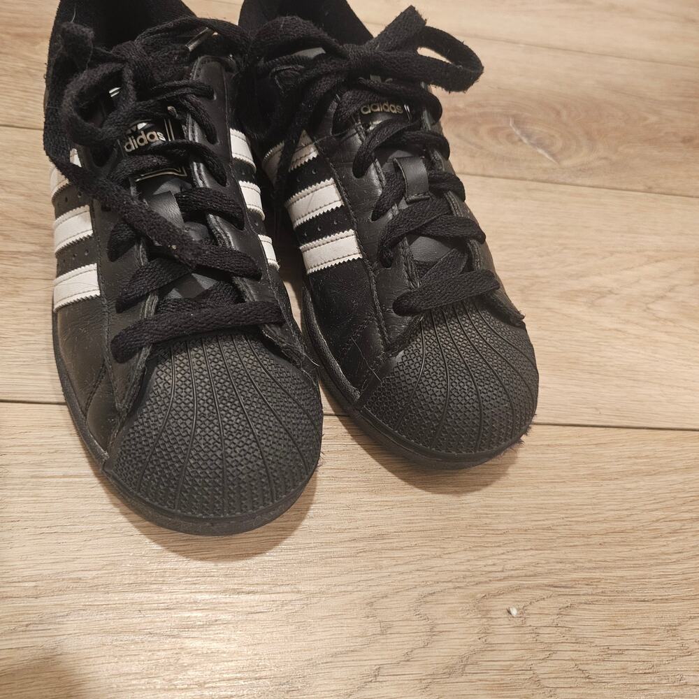 Adidas Superstar II Black Sneakers White Stripes and Classic Shell Toe Size 7 - Picture 2 of 6
